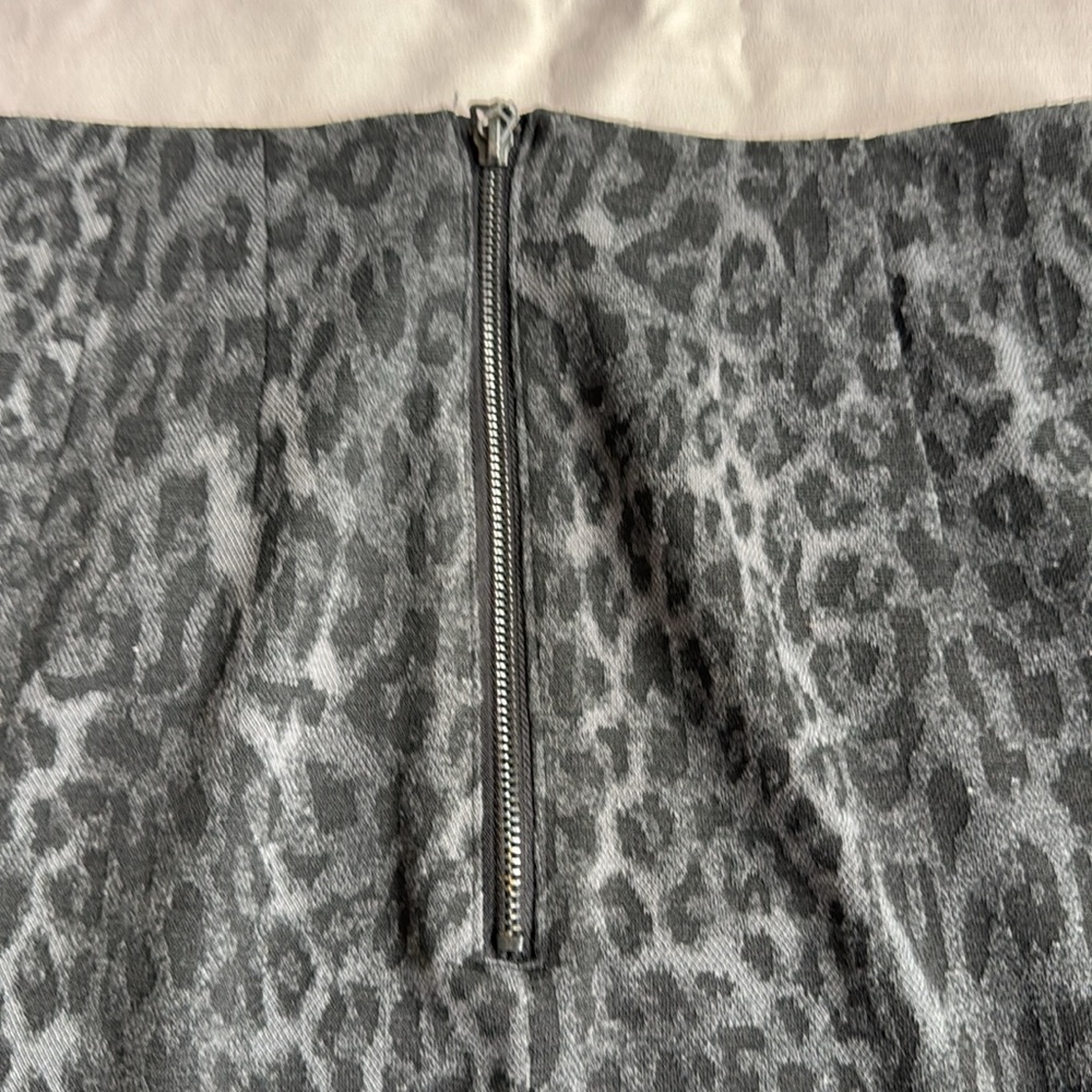 Studio point Leopard Print Gray Skirt‎ size 6 - Picture 5 of 9